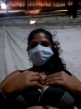 Snapshot of nilkirilli chatting on April 2026 04:43:01 AM nilkirilli online show from April 2026 04:43:01 AM