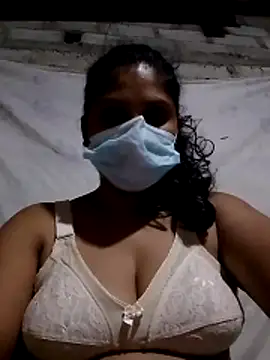 Snapshot of nilkirilli chatting on April 2026 04:07:01 PM nilkirilli online show from April 2026 04:07:01 PM