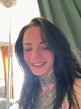 Snapshot of SkinnyLilly chatting on April 2026 12:39:01 PM SkinnyLilly online show from April 2026 12:39:01 PM