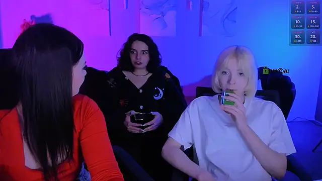 Snapshot of miss_courtney_ chatting on April 2026 11:53:01 AM miss courtney online show from April 2026 11:53:01 AM