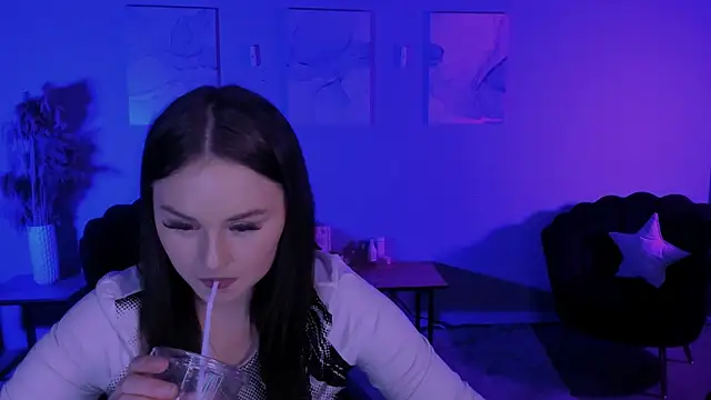 Snapshot of miss_courtney_ chatting on April 2026 01:52:02 PM miss courtney online show from April 2026 01:52:02 PM