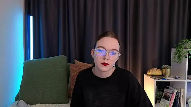 Snapshot of SunyLily chatting on March 2026 06:38:02 AM SunyLily online show from March 2026 06:38:02 AM