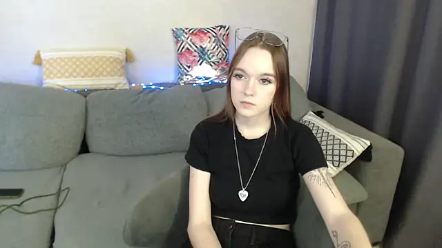 Snapshot of SunyLily chatting on April 2026 06:41:01 AM SunyLily online show from April 2026 06:41:01 AM