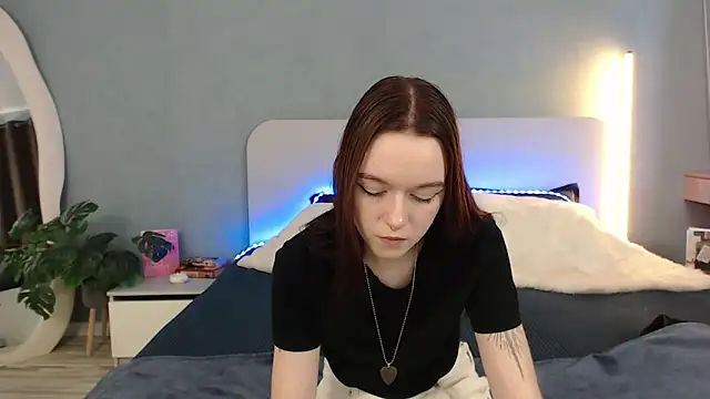 Snapshot of SunyLily chatting on April 2026 06:16:02 AM SunyLily online show from April 2026 06:16:02 AM