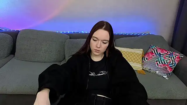 SunyLily online show from May 2026 07:14:02 AM