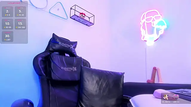 Nicolle Smithh  online show from April 2026 02:14:01 PM