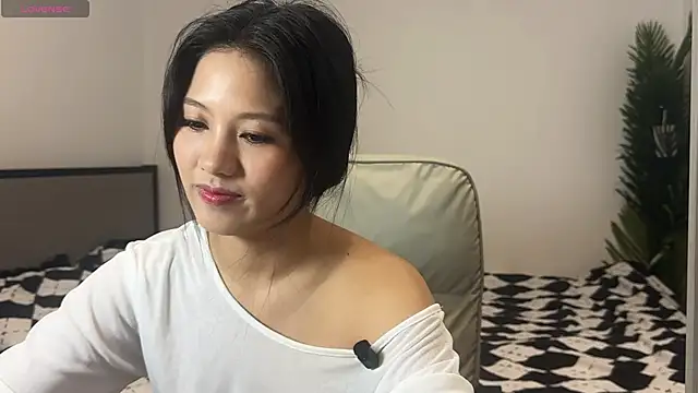 Snapshot of onlylookatu chatting on March 2026 05:12:02 PM onlylookatu online show from March 2026 05:12:02 PM