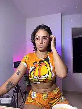 Snapshot of zhara_1198 chatting on April 2026 12:05:02 PM zhara 1198 online show from April 2026 12:05:02 PM