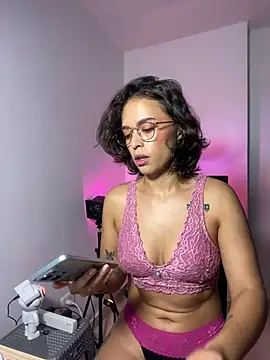 Snapshot of zhara_1198 chatting on April 2026 12:33:01 PM zhara 1198 online show from April 2026 12:33:01 PM