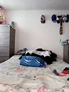 Snapshot of Candy-Blu chatting on April 2026 07:14:01 PM Candy-Blu online show from April 2026 07:14:01 PM