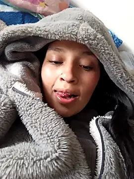 Snapshot of Candy-Blu chatting on April 2026 09:08:02 PM Candy-Blu online show from April 2026 09:08:02 PM