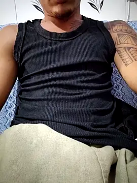 Snapshot of Oozs chatting on April 2026 03:26:02 PM Oozs online show from April 2026 03:26:02 PM