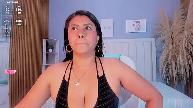 Snapshot of Anthonella_Lux chatting on April 2026 12:20:02 PM Anthonella Lux online show from April 2026 12:20:02 PM