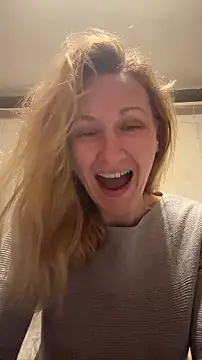 Snapshot of Secret_Ladyx chatting on April 2026 07:01:02 PM Secret Ladyx online show from April 2026 07:01:02 PM