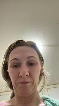 Snapshot of Secret_Ladyx chatting on April 2026 03:43:02 AM Secret Ladyx online show from April 2026 03:43:02 AM