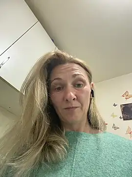 Snapshot of Secret_Ladyx chatting on April 2026 09:22:02 AM Secret Ladyx online show from April 2026 09:22:02 AM