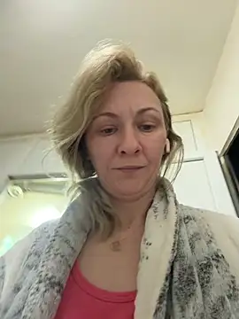 Snapshot of Secret_Ladyx chatting on April 2026 02:47:02 AM Secret Ladyx online show from April 2026 02:47:02 AM