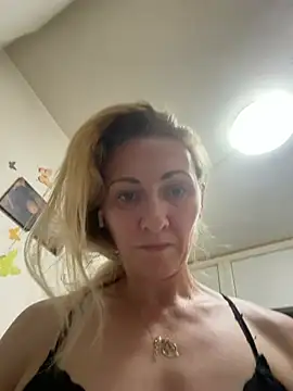 Snapshot of Secret_Ladyx chatting on July 2026 04:05:01 AM Secret Ladyx online show from July 2026 04:05:01 AM