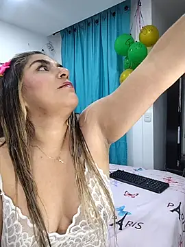 Snapshot of DulceAndChef chatting on March 2026 10:57:01 PM DulceAndChef online show from March 2026 10:57:01 PM