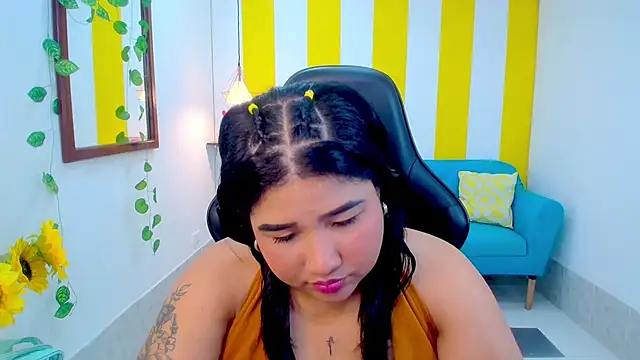 Snapshot of gaby_sweet10 chatting on April 2026 11:29:02 PM gaby sweet10 online show from April 2026 11:29:02 PM