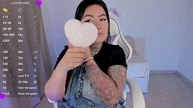 heeyy kitty online show from April 2026 01:41:01 PM