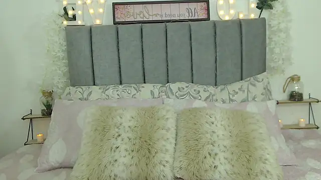 Snapshot of OliviaValentti chatting on March 2026 12:15:01 AM OliviaValentti online show from March 2026 12:15:01 AM