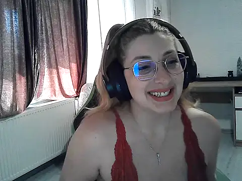 Snapshot of RyonaRyaa chatting on April 2026 09:10:01 AM RyonaRyaa online show from April 2026 09:10:01 AM