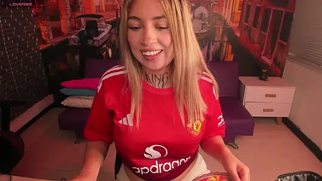 Snapshot of Tamaraa_velez chatting on April 2026 09:09:02 PM Tamaraa velez online show from April 2026 09:09:02 PM