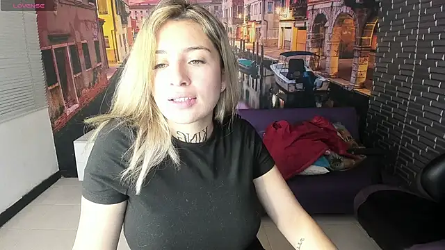 Snapshot of Tamaraa_velez chatting on April 2026 10:02:02 PM Tamaraa velez online show from April 2026 10:02:02 PM