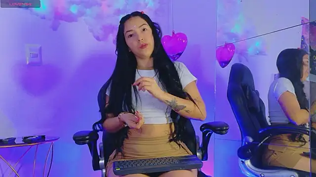 julietaluna online show from March 2026 03:41:02 PM