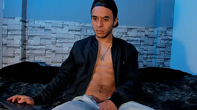 Snapshot of x_harold_x chatting on April 2026 11:32:01 AM x harold x online show from April 2026 11:32:01 AM