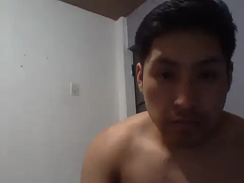 Snapshot of LatinoFirex chatting on June 2026 05:10:01 AM LatinoFirex online show from June 2026 05:10:01 AM