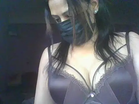 DRAMA  QUEEN online show from April 2026 10:32:02 AM