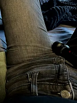 aleexii s online show from March 2026 04:00:02 PM