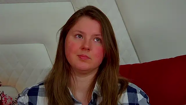 Snapshot of MelodyMoores chatting on April 2026 06:58:01 AM MelodyMoores online show from April 2026 06:58:01 AM