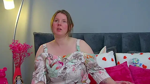 Snapshot of MelodyMoores chatting on April 2026 07:56:01 AM MelodyMoores online show from April 2026 07:56:01 AM