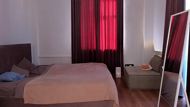 Snapshot of JennyHardy chatting on March 2026 01:15:01 PM JennyHardy online show from March 2026 01:15:01 PM