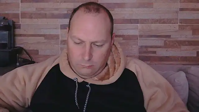 lustonfan online show from May 2026 11:50:01 AM