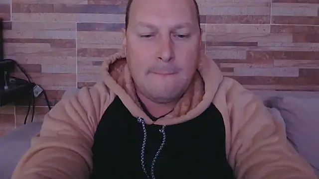 lustonfan online show from May 2026 12:00:01 PM