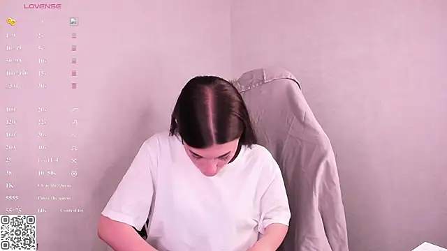 LunaRossaa online show from July 2026 11:42:02 PM