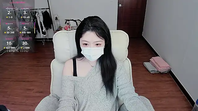 Snapshot of myomyo_ chatting on April 2026 11:52:01 AM myomyo online show from April 2026 11:52:01 AM