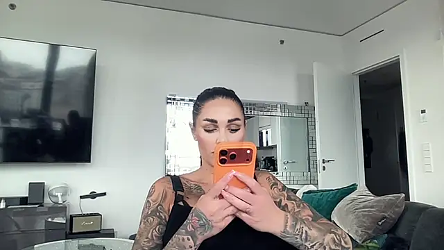 Snapshot of AMBER_HARD chatting on April 2026 03:38:01 PM AMBER HARD online show from April 2026 03:38:01 PM