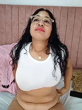 Snapshot of AriaMontes chatting on March 2026 12:20:01 PM AriaMontes online show from March 2026 12:20:01 PM