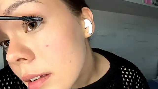 Snapshot of BlinkingDross chatting on April 2026 10:13:01 AM BlinkingDross online show from April 2026 10:13:01 AM