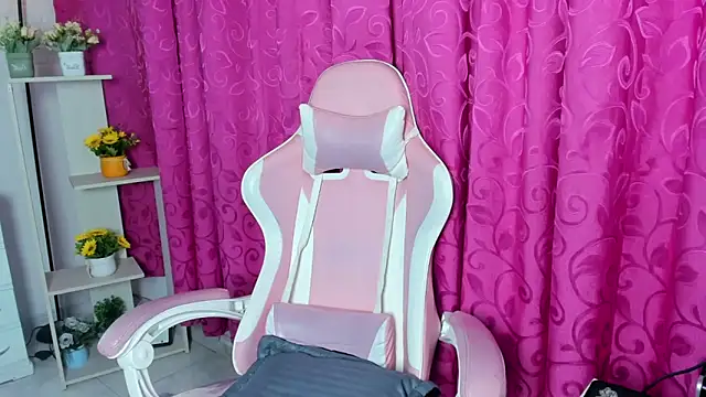 Snapshot of Ivy_Brown_ chatting on March 2026 02:05:02 PM Ivy Brown online show from March 2026 02:05:02 PM