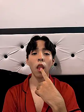 Snapshot of Lucca__555 chatting on March 2026 09:32:02 PM Lucca 555 online show from March 2026 09:32:02 PM