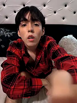 Snapshot of Lucca__555 chatting on March 2026 05:51:02 PM Lucca 555 online show from March 2026 05:51:02 PM