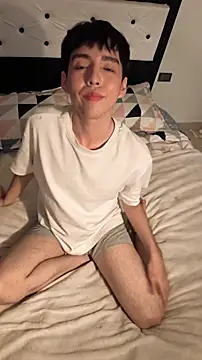 Snapshot of Lucca__555 chatting on April 2026 11:40:02 PM Lucca 555 online show from April 2026 11:40:02 PM