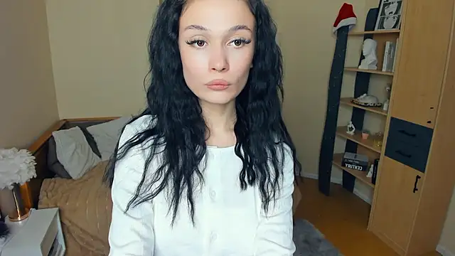 Snapshot of LynnCiprian chatting on March 2026 07:08:02 PM LynnCiprian online show from March 2026 07:08:02 PM