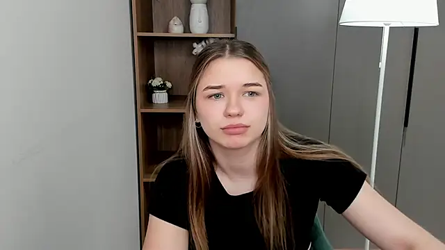 Snapshot of TonyaOgborn chatting on March 2026 06:53:01 AM TonyaOgborn online show from March 2026 06:53:01 AM